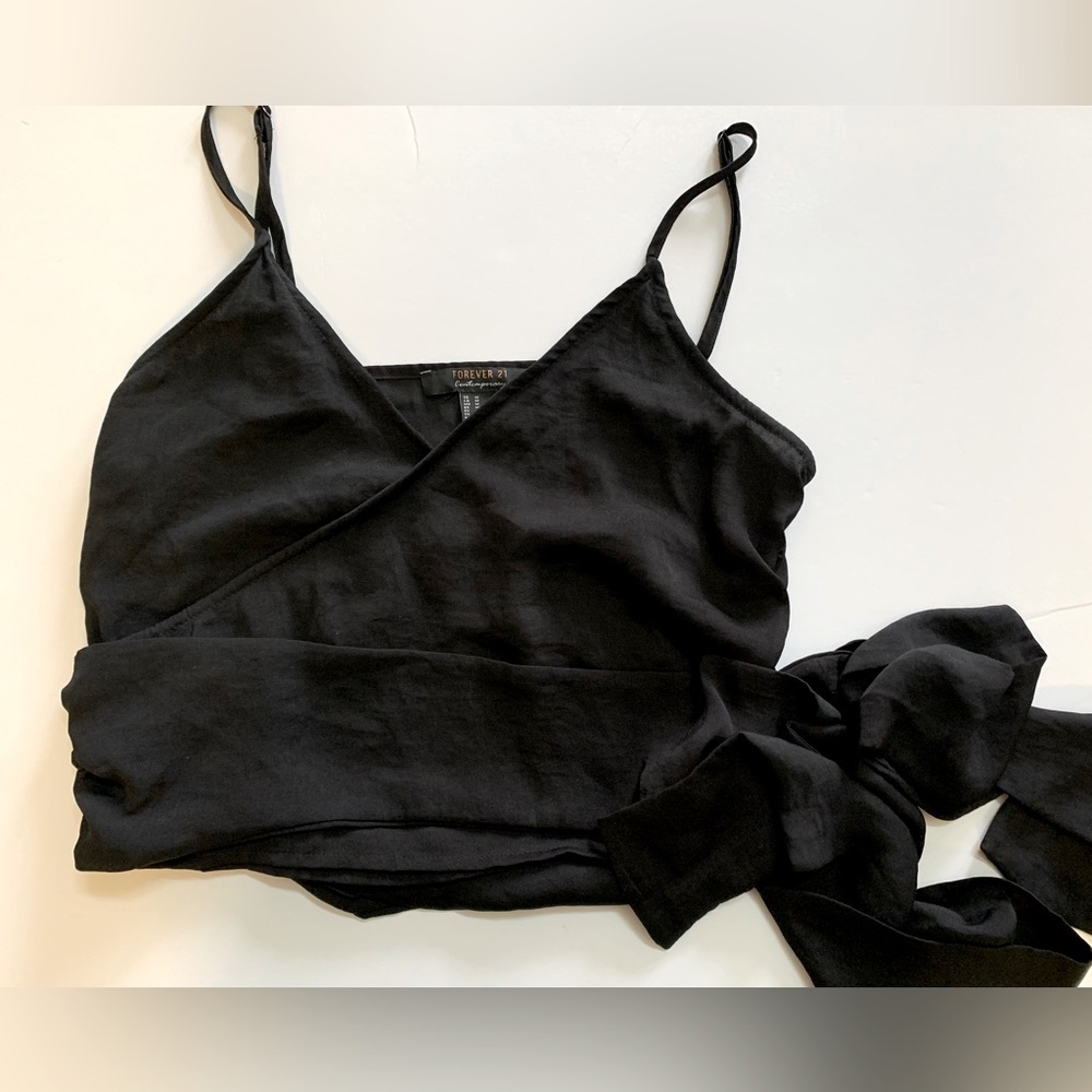 FOREVER 21 CROP TOP / SiZe M